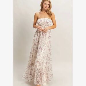 🆕🤍FLORAL MAXI DRESS